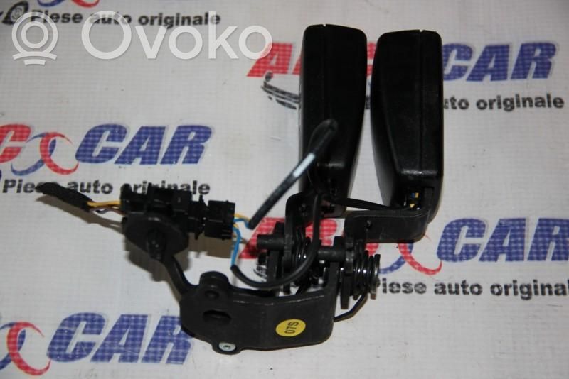 Otros repuestos del interior   8V0857739
