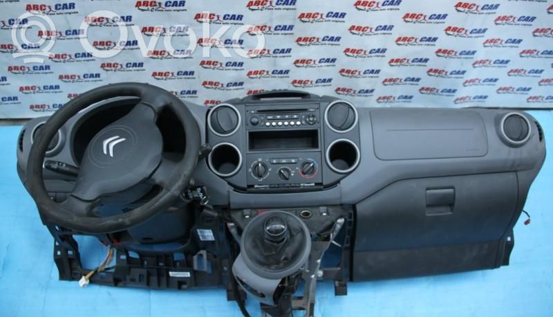 Citroen Berlingo Panelis 