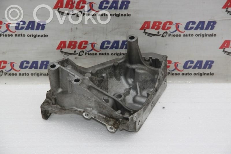 Engine mounting bracket   04B199207