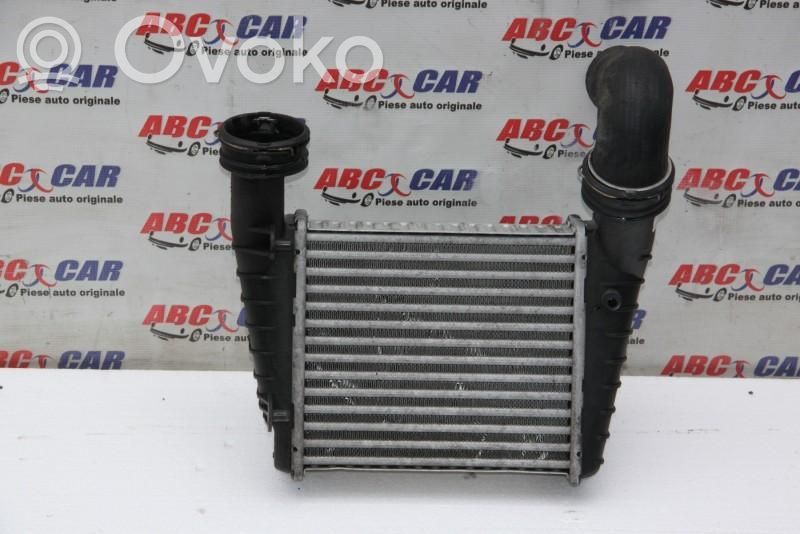 Audi A4 S4 B5 8D Interkūlerio radiatorius 