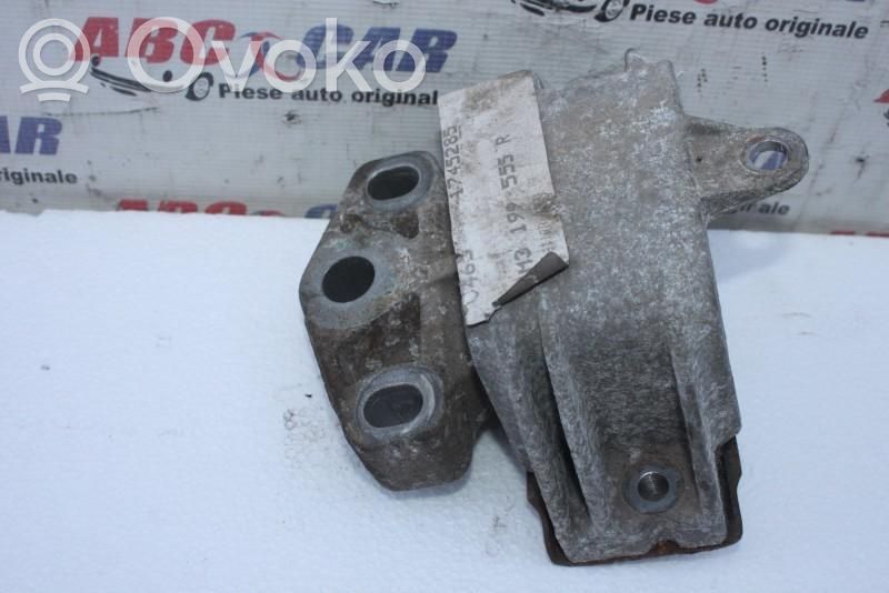 Seat Alhambra (Mk1) Engine mounting bracket 