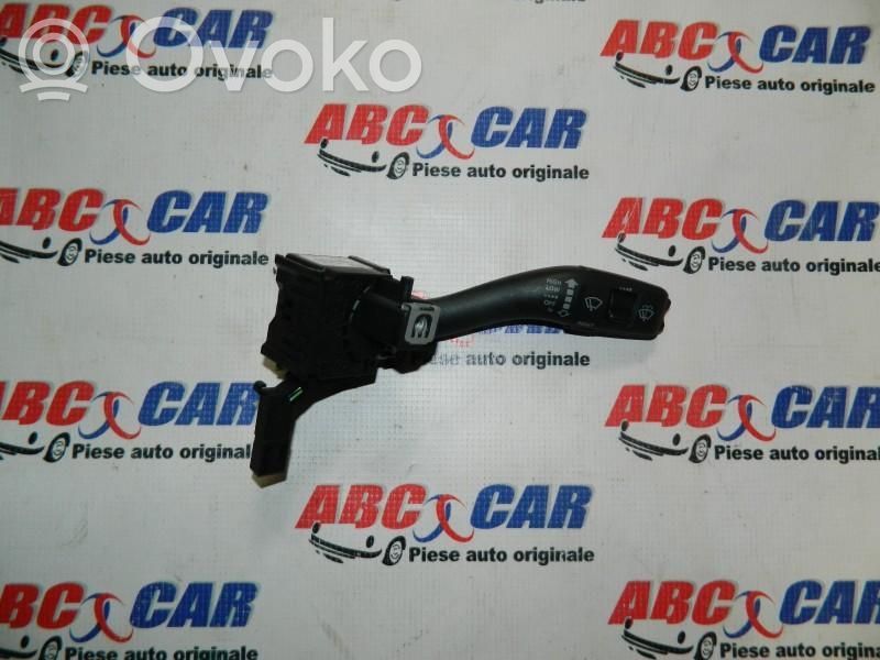 Audi A3 S3 8P Leva indicatori 