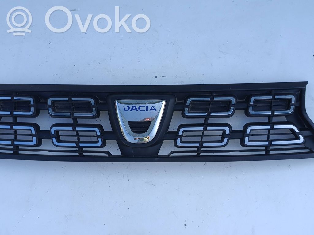 Dacia Duster II Front grill 