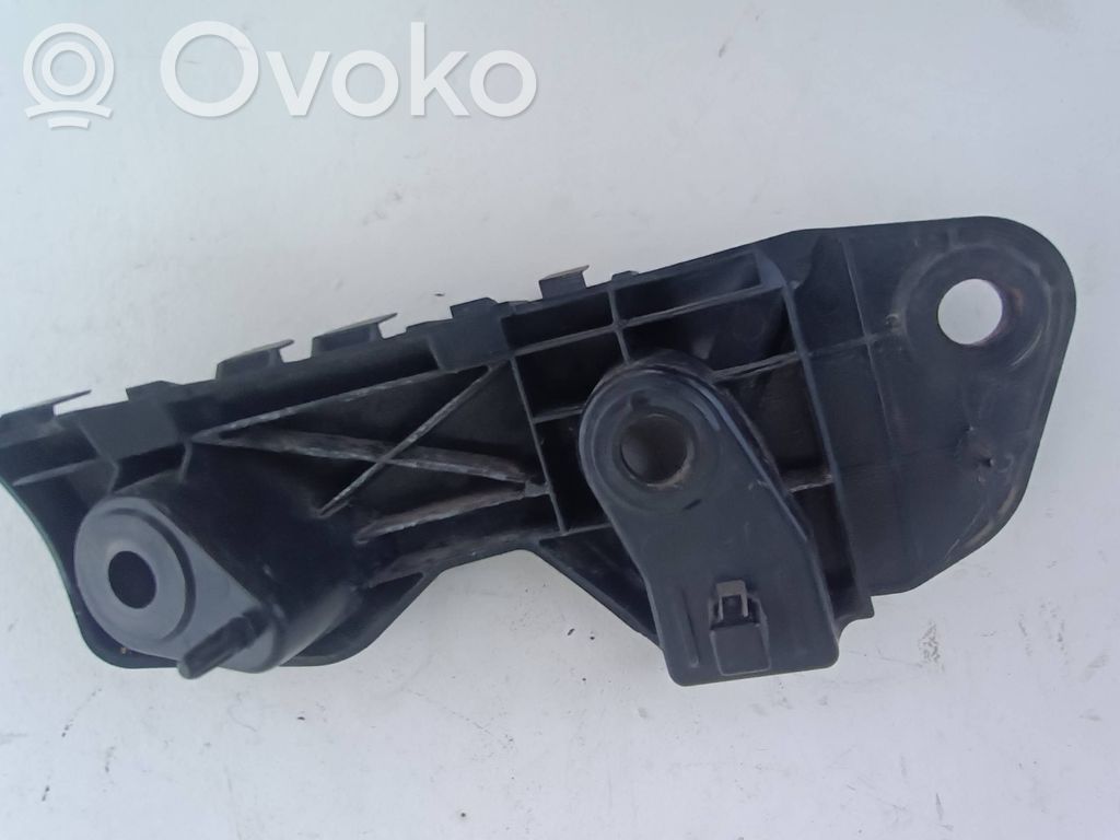 Front bumper mounting bracket   D10J500T1
