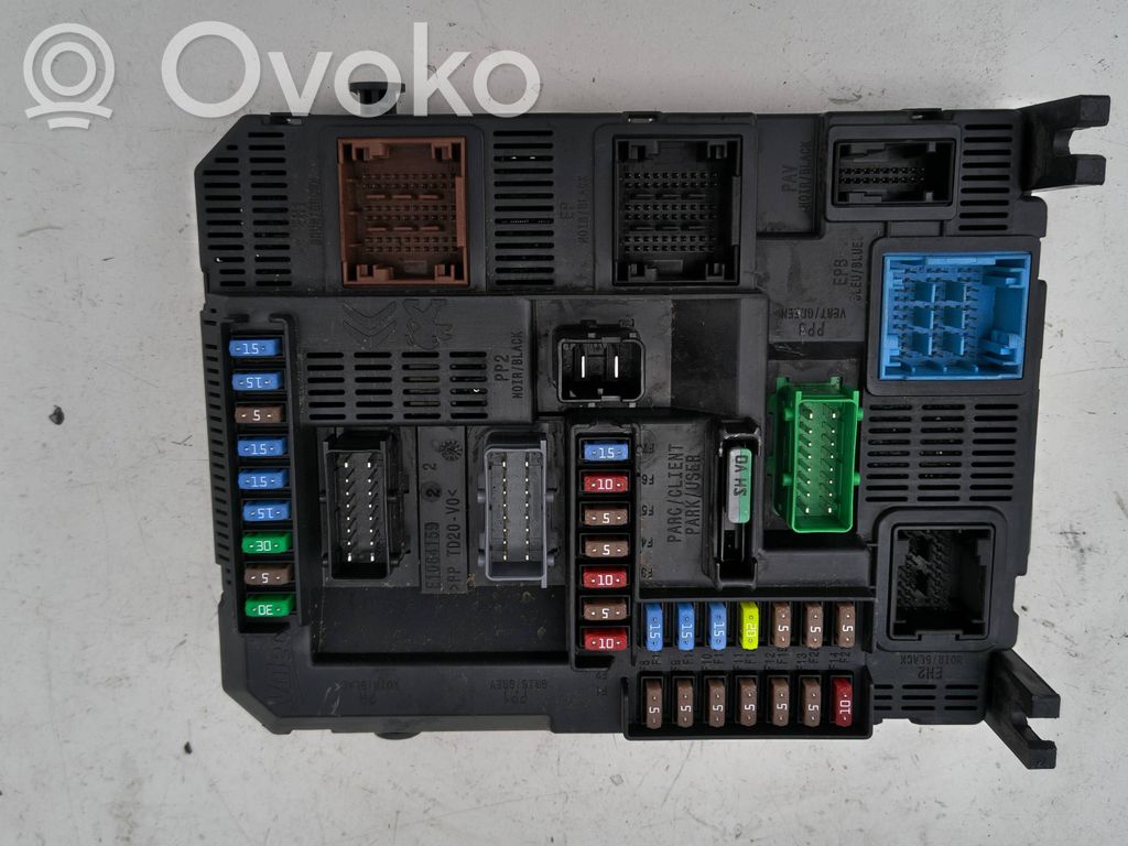Nissan Qashqai Fuse module 