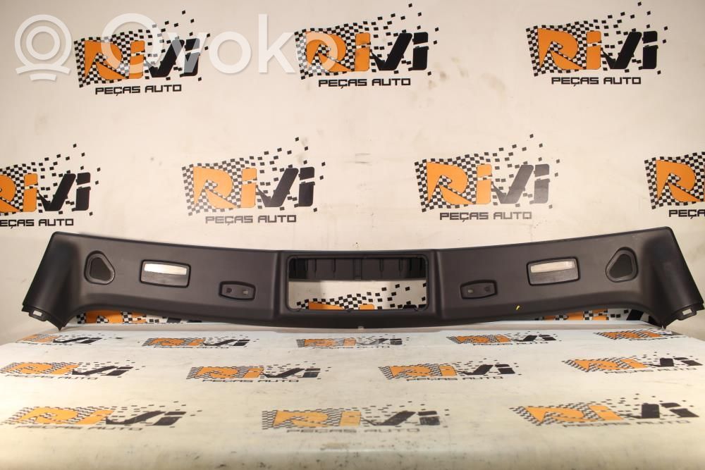 BMW 1 E82 E88 Otros repuestos del interior 