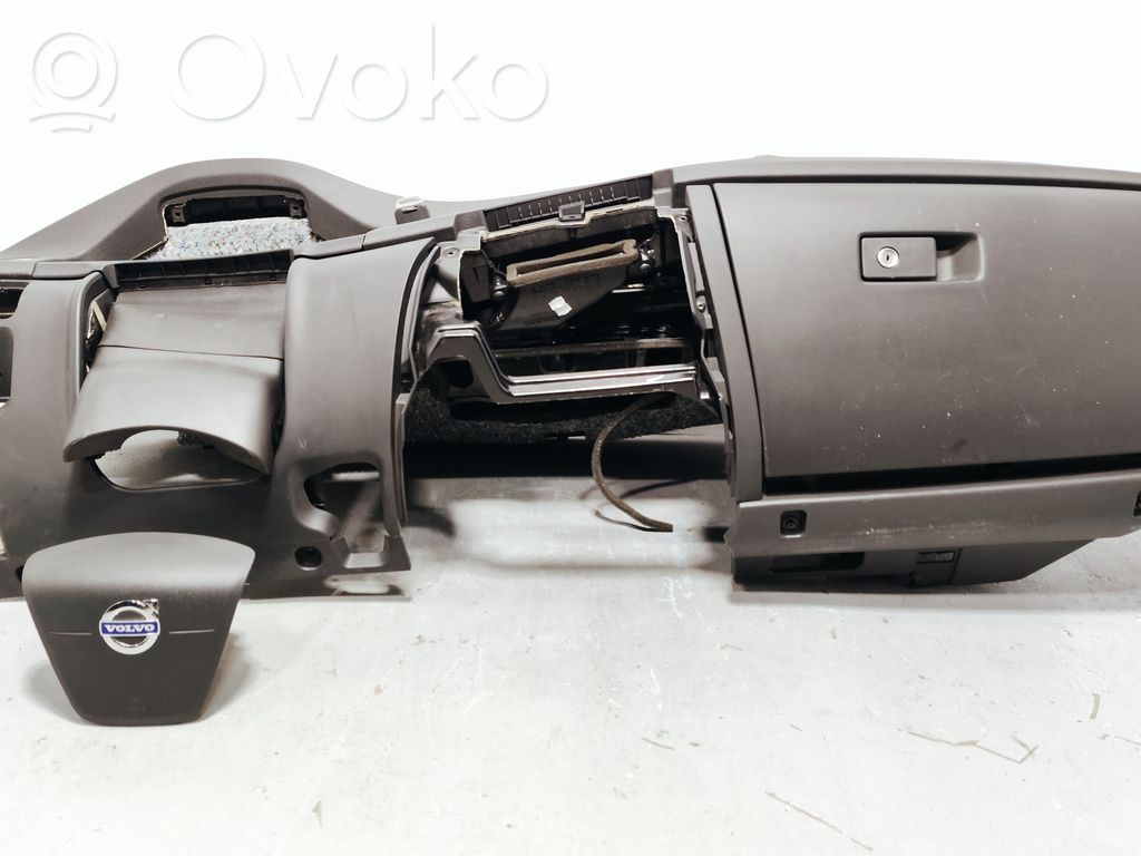 Volvo V60 Панель 