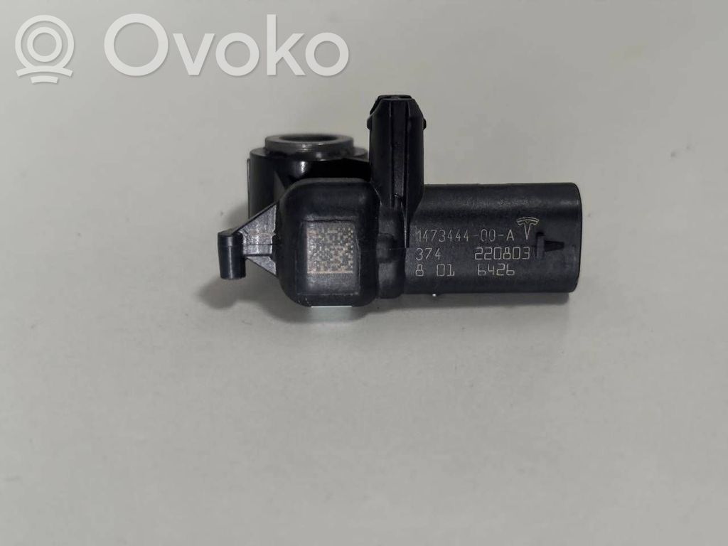 Tesla Model Y Airbag deployment crash/impact sensor 