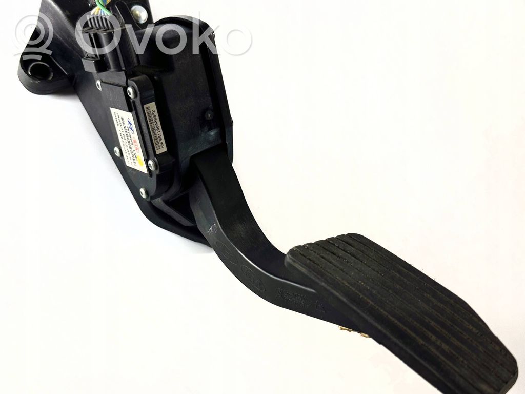KIA Carens III Gaspedal 