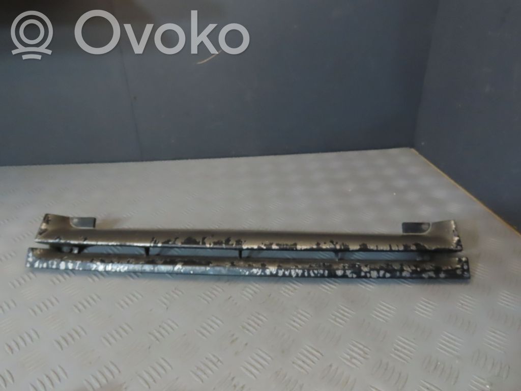 Dacia Sandero Front bumper upper radiator grill 