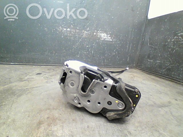 Opel Insignia A Front door lock 