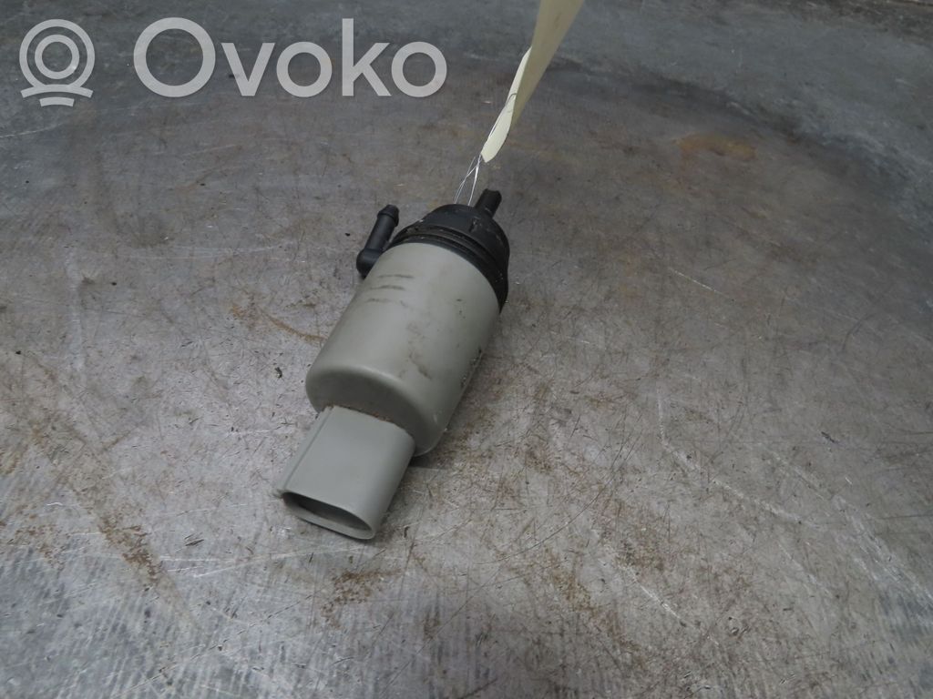 Windscreen/windshield washer pump   67127302589