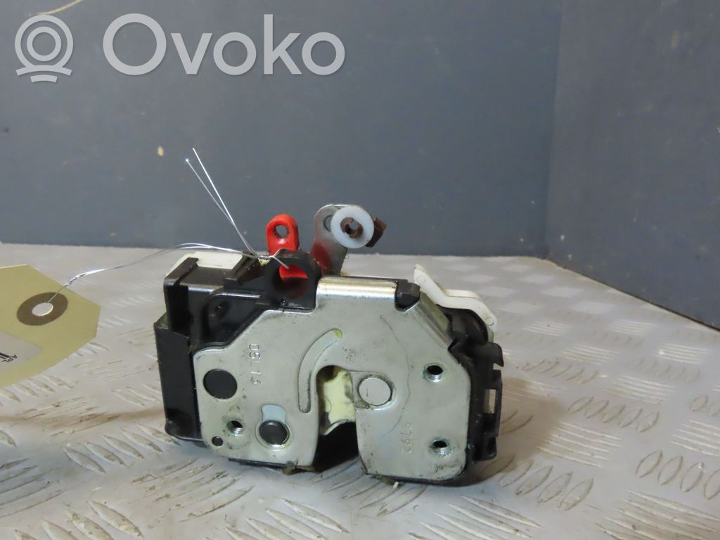 Opel Combo D Bīdāmās durvis slēdzene 