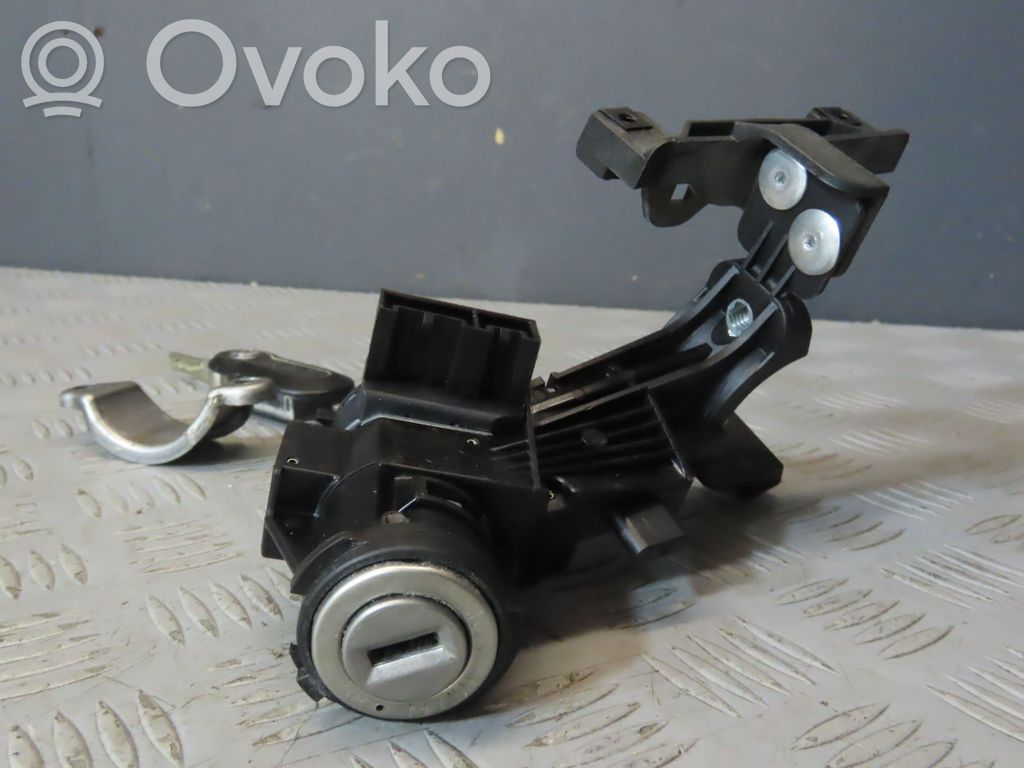 Opel Combo D Vairo užraktas 
