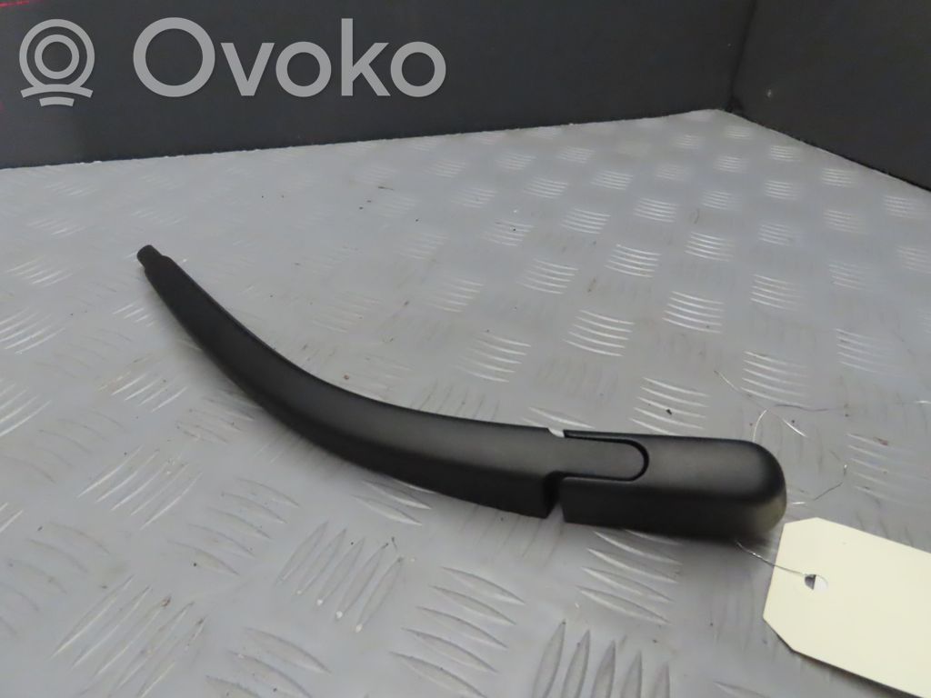 Toyota Aygo AB10 Ramię wycieraczki szyby tylnej 