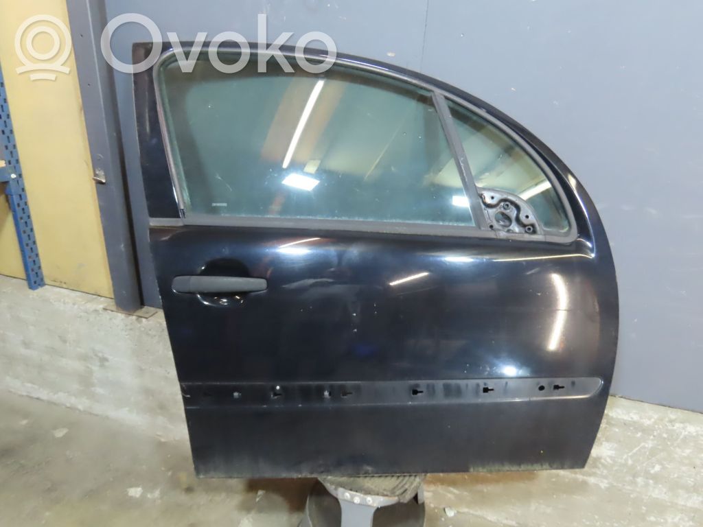 Priekinės durys   9004Y7