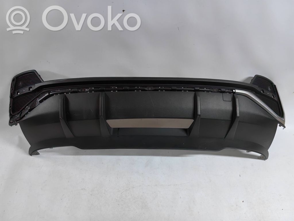 Audi Q3 F3 Moldura inferior del parachoques trasero 