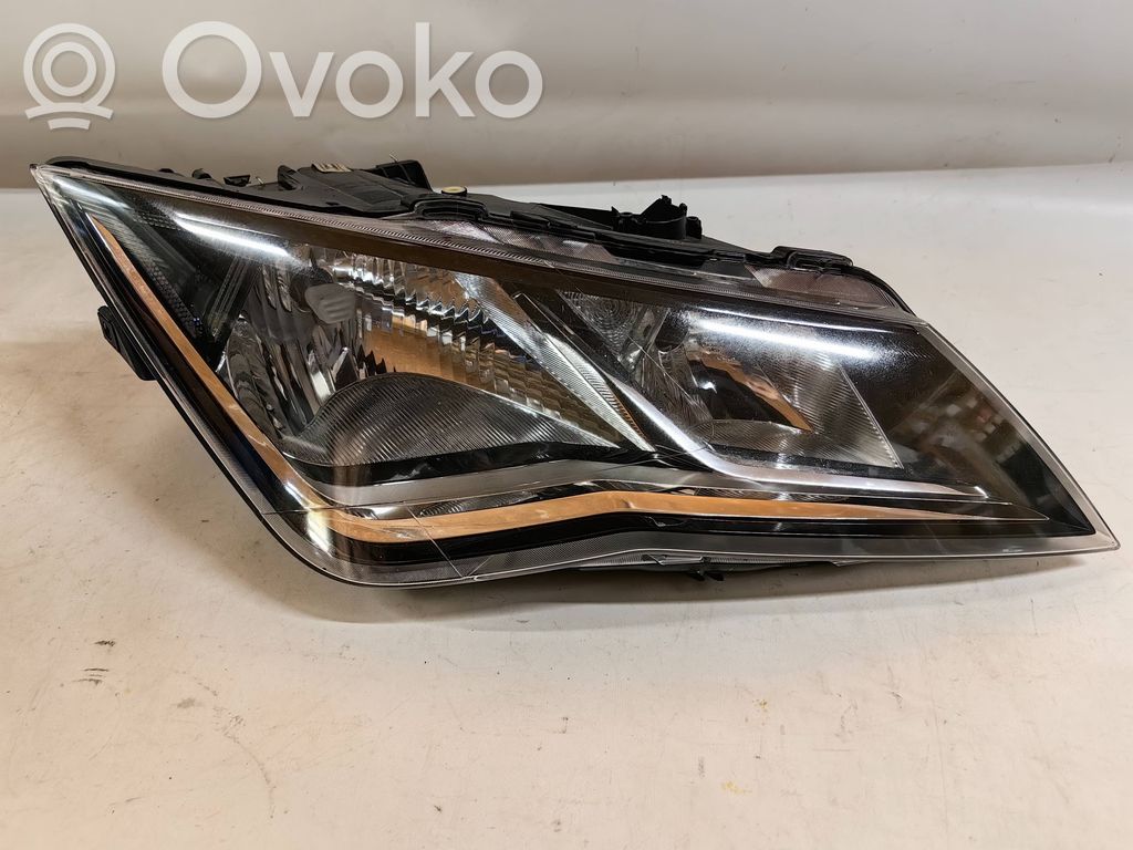 Seat Leon (5F) Phare frontale 