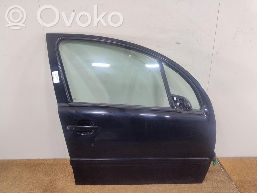 Priekinės durys   9004Y7