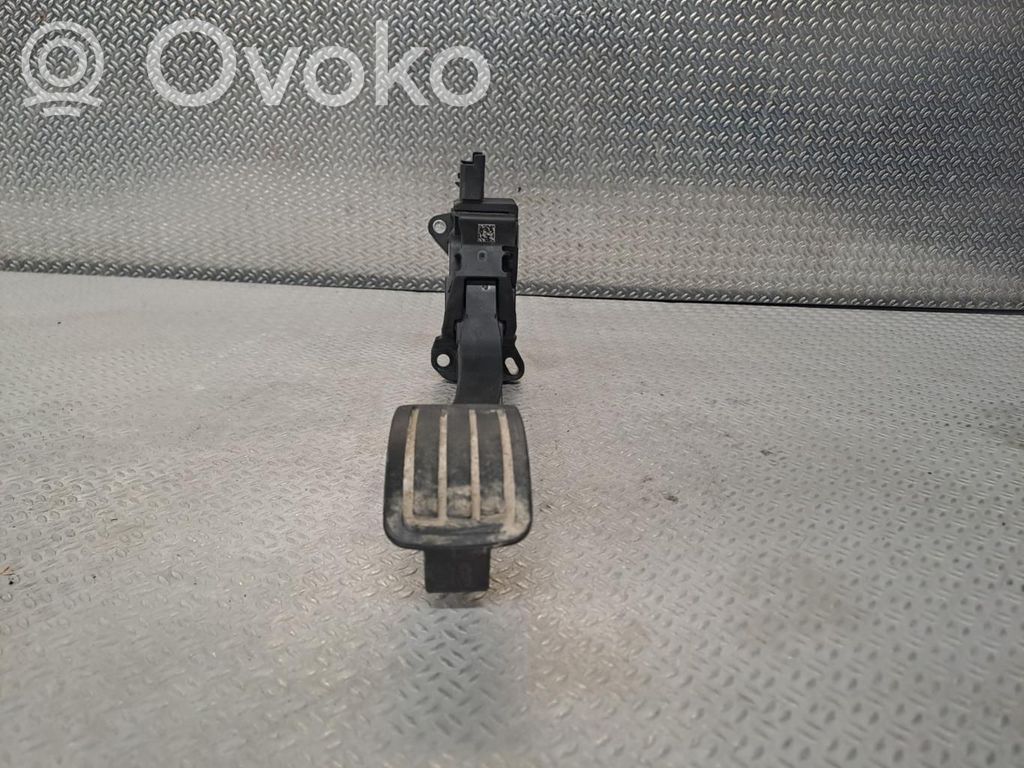 Accelerator throttle pedal   9839353480
