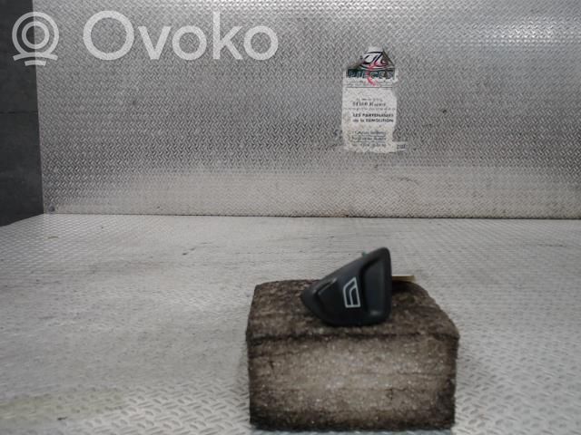 Electric window control switch   1571470