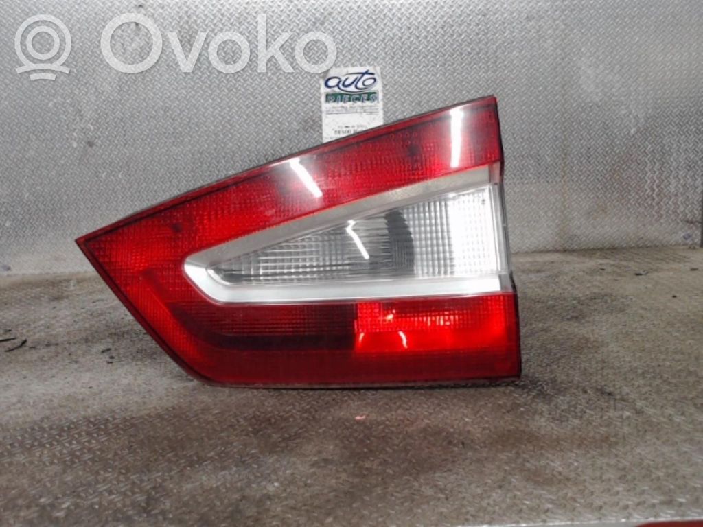 Tailgate rear/tail lights   1444599