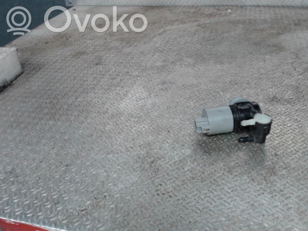 Toyota Auris E180 Windscreen/windshield washer pump 