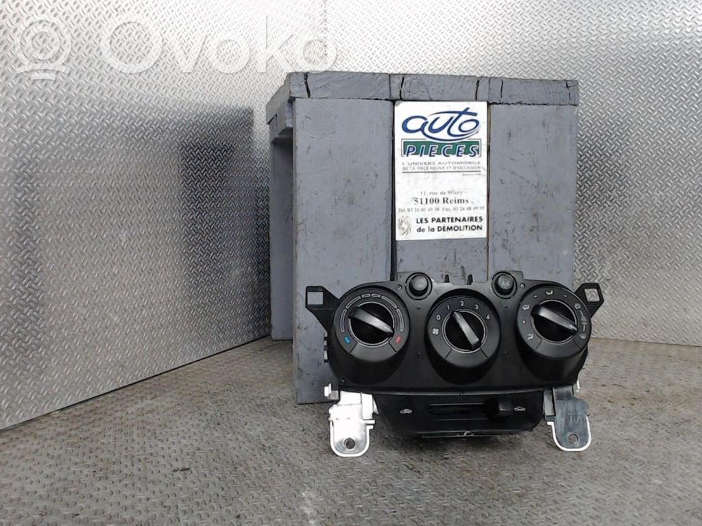 Mazda 2 Climate control unit 