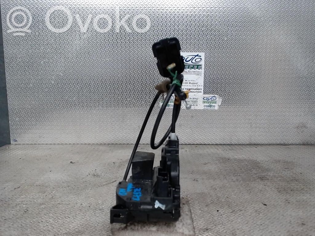 Aizmugurē slēdzene   8200522056