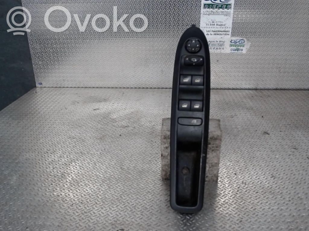Citroen C4 II Electric window control switch 
