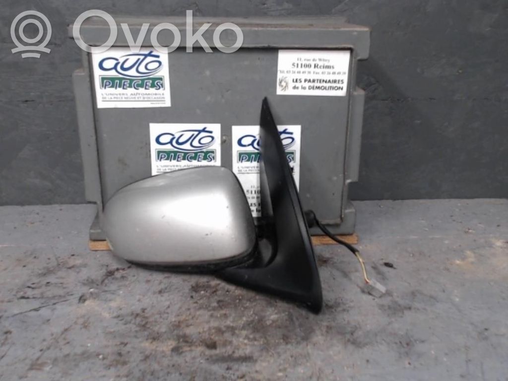 Nissan Almera N16 Oglindă exterioară manuală 
