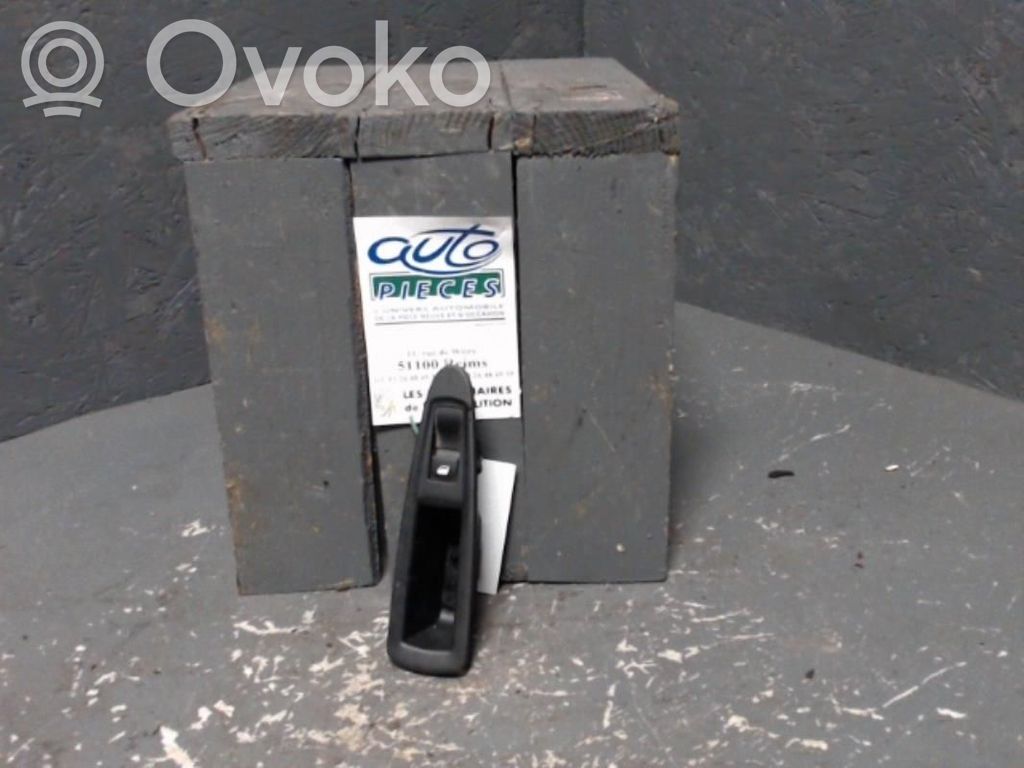 Electric window control switch   6554HJ