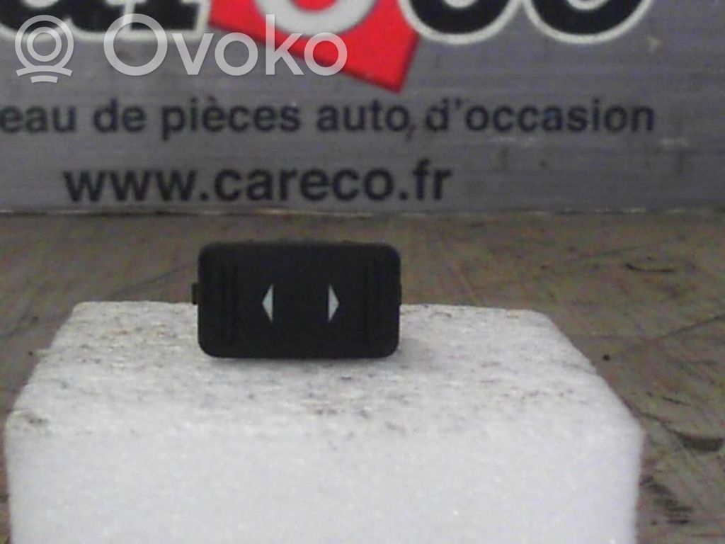 Electric window control switch   1447513