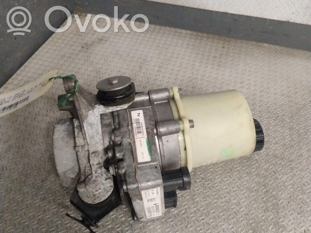 Dacia Duster Power steering pump 