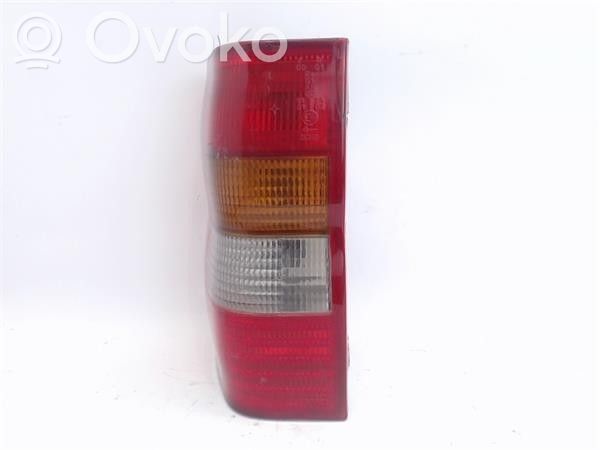 Opel Combo B Aizmugurējais lukturis virsbūvē 