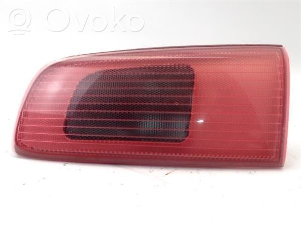 Aizmugurējais lukturis pārsegā   2ZR96483502,DD10513F0B