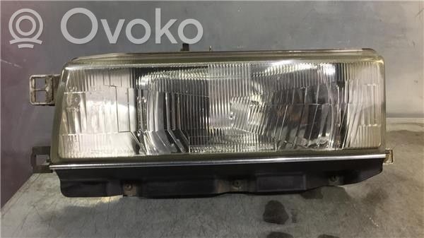 Toyota Corolla E90 Priekinis žibintas 