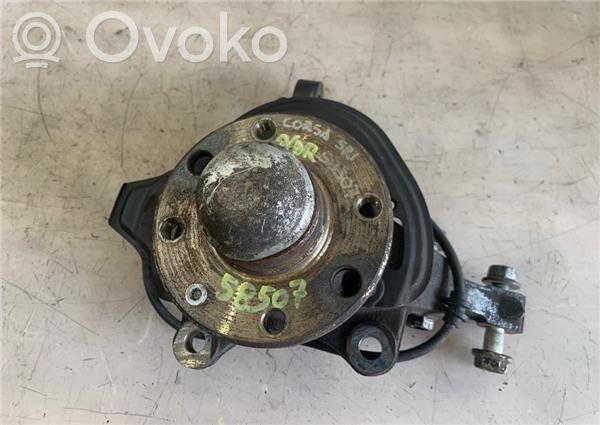 Opel Corsa C Передний поворотный кулак (ступица, цапфа) 
