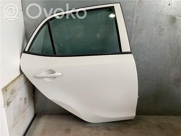 Puerta trasera   77004G6000