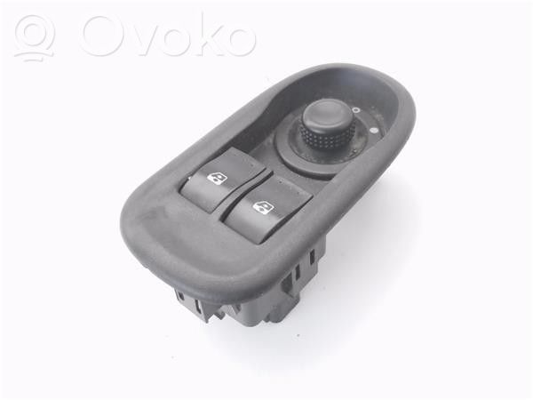 Electric window control switch   8200637849