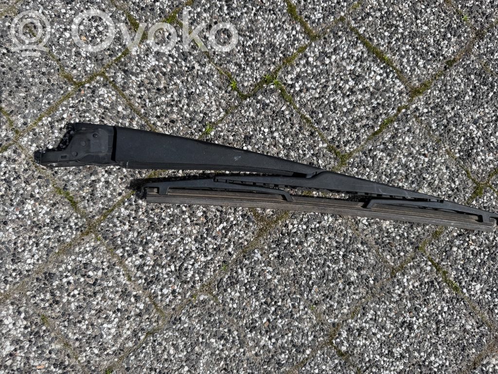 Peugeot 3008 II Galinio stiklo valytuvo kojelė 
