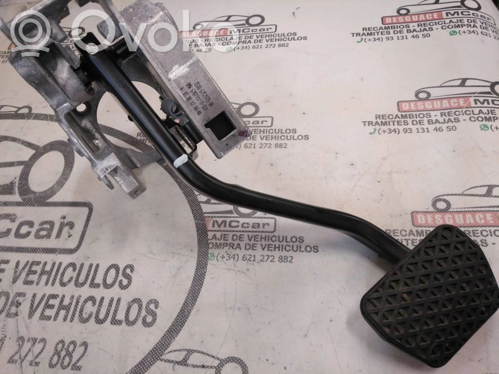 Pedal de freno   678711,6751975