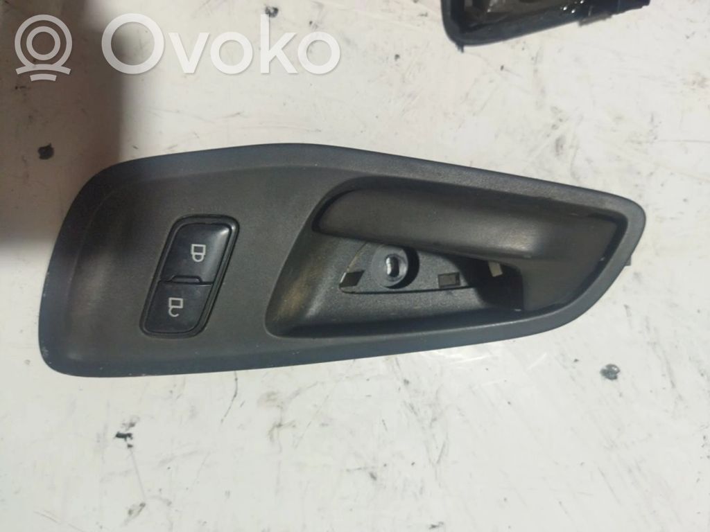 Manecilla interna puerta delantera   BK21V22601AC