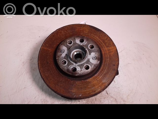 Opel Corsa D Zwrotnica koła przedniego 