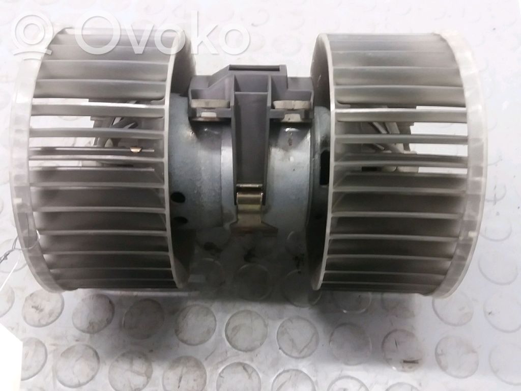 Lämmittimen puhallin   64119204154