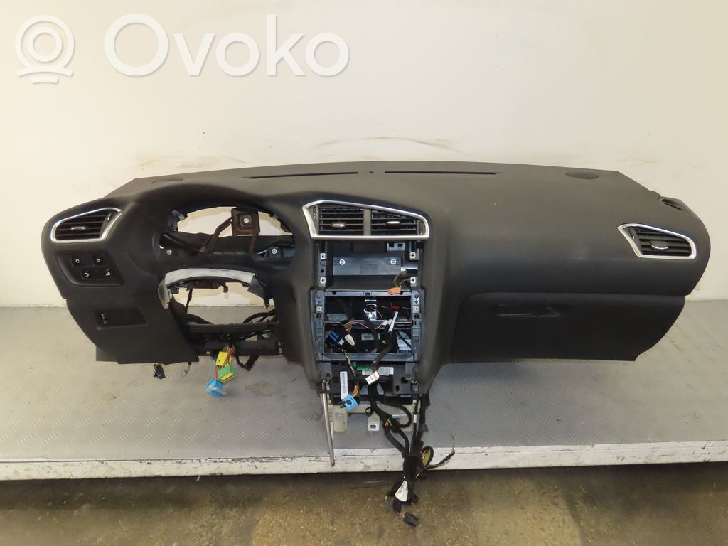 Citroen C4 II Panel de instrumentos 