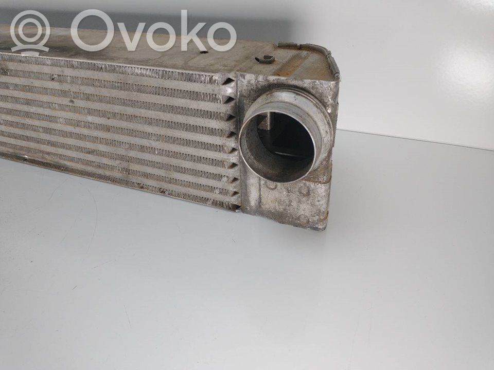 BMW 7 E65 E66 Interkūlerio radiatorius 
