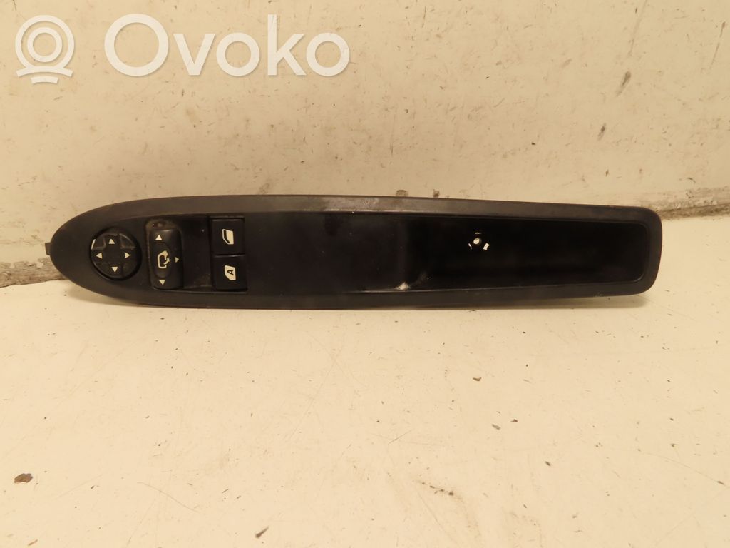 Electric window control switch   98127152XT