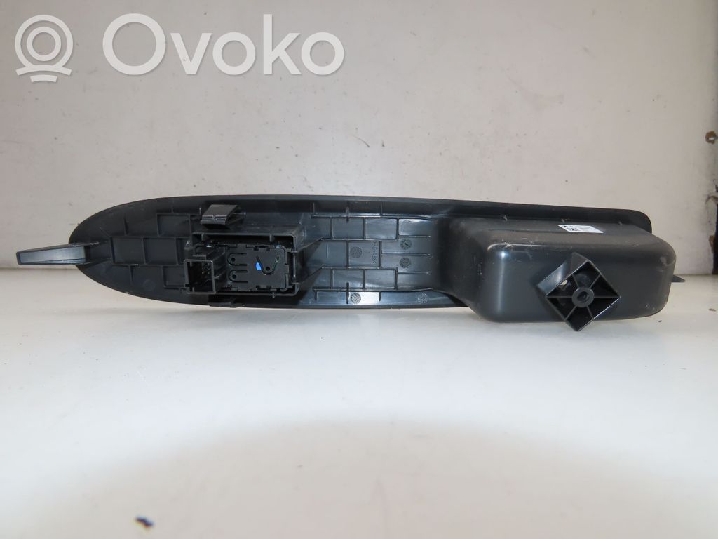 Electric window control switch   6490JY