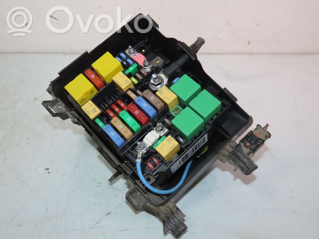 Peugeot Expert Fuse module 